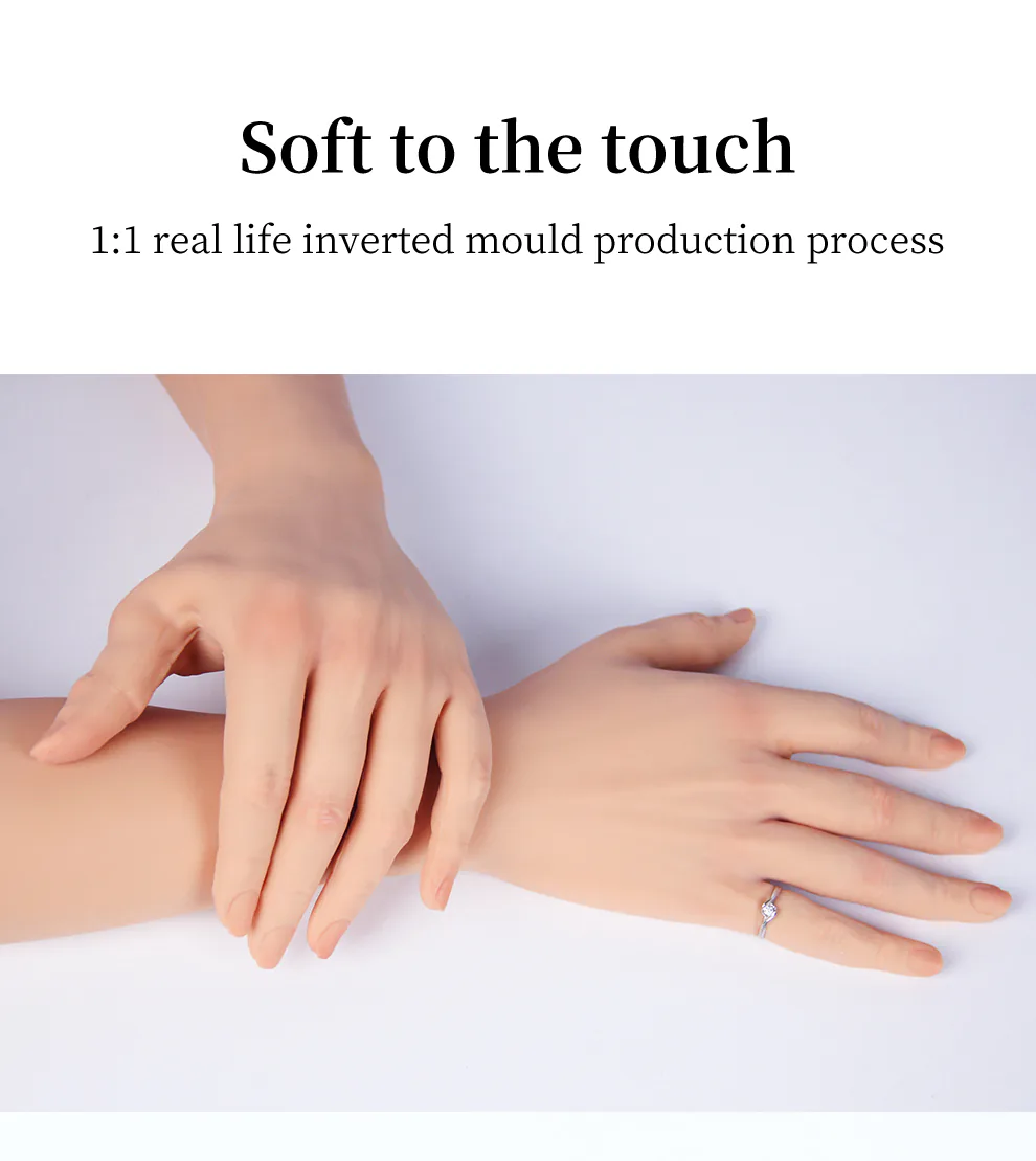 Realistic Silicone Feminine Hand Gloves detail 3